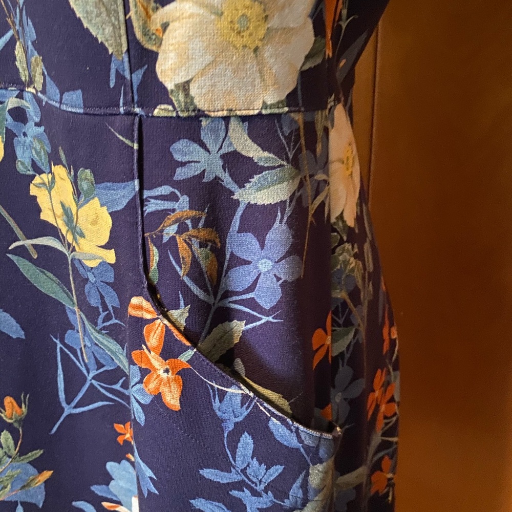 Sleeveless summer floral dress